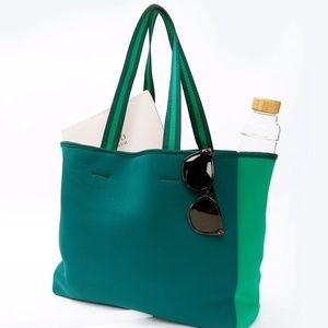 New Summersalt Neoprene Beach Tote in Blue/Green